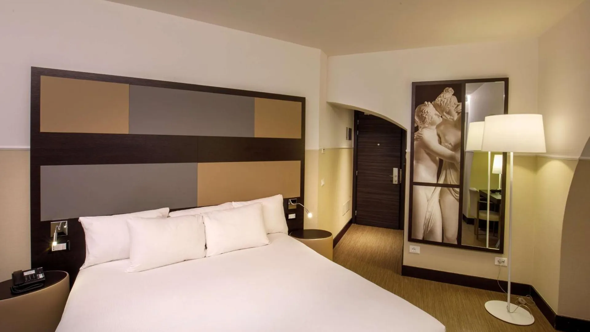 Cosmopolita Hotel Rome, Tapestry Collection By Hilton