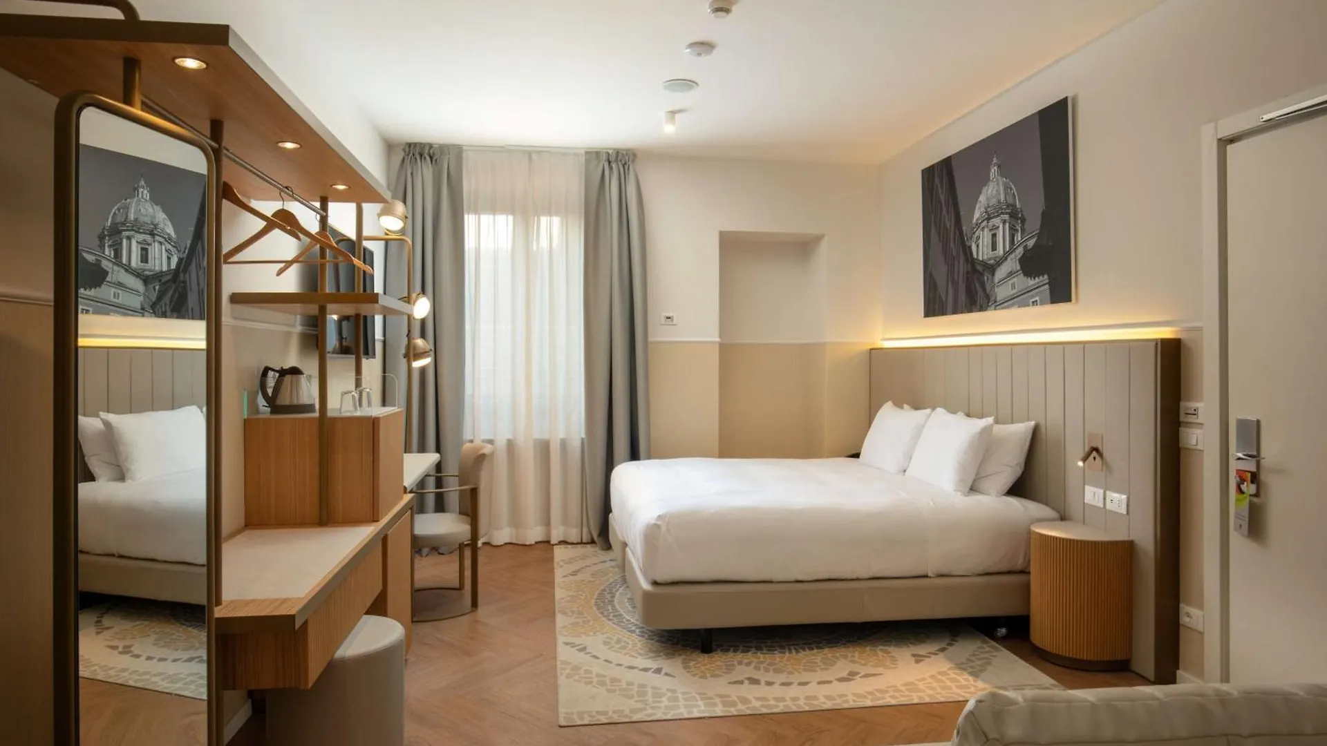 Hotel Cosmopolita Rom 4*,