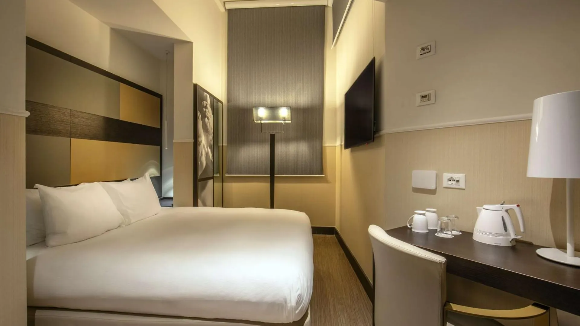 Hotel Cosmopolita Rom 4*,